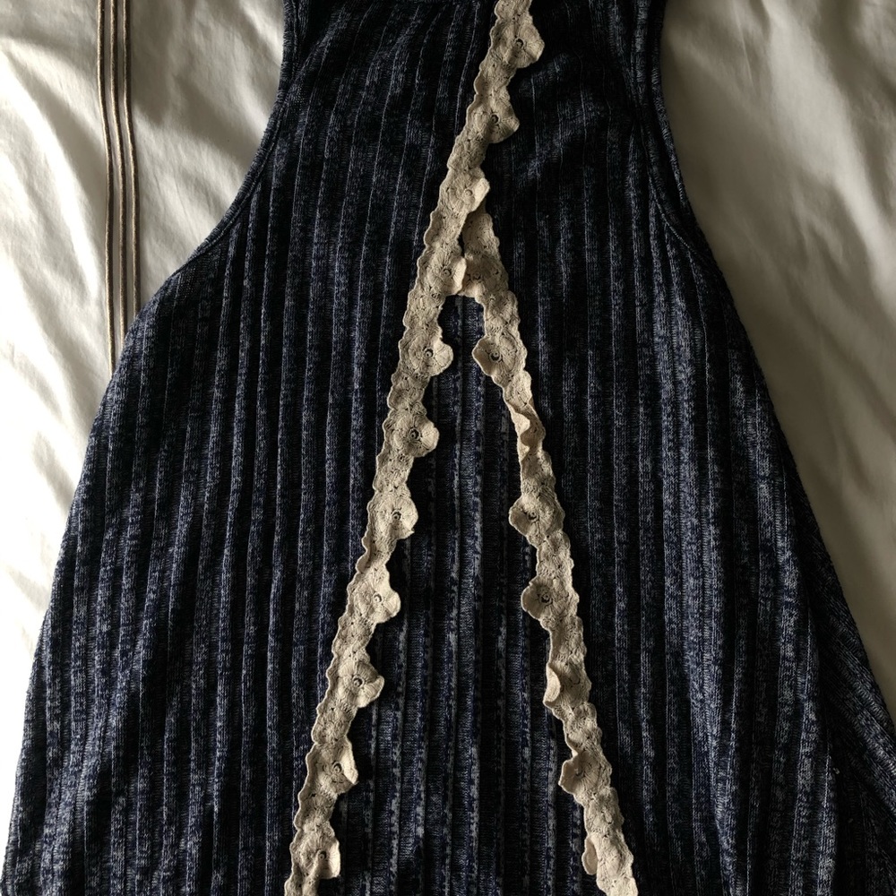 Open back Shirt - Picture 2 of 3